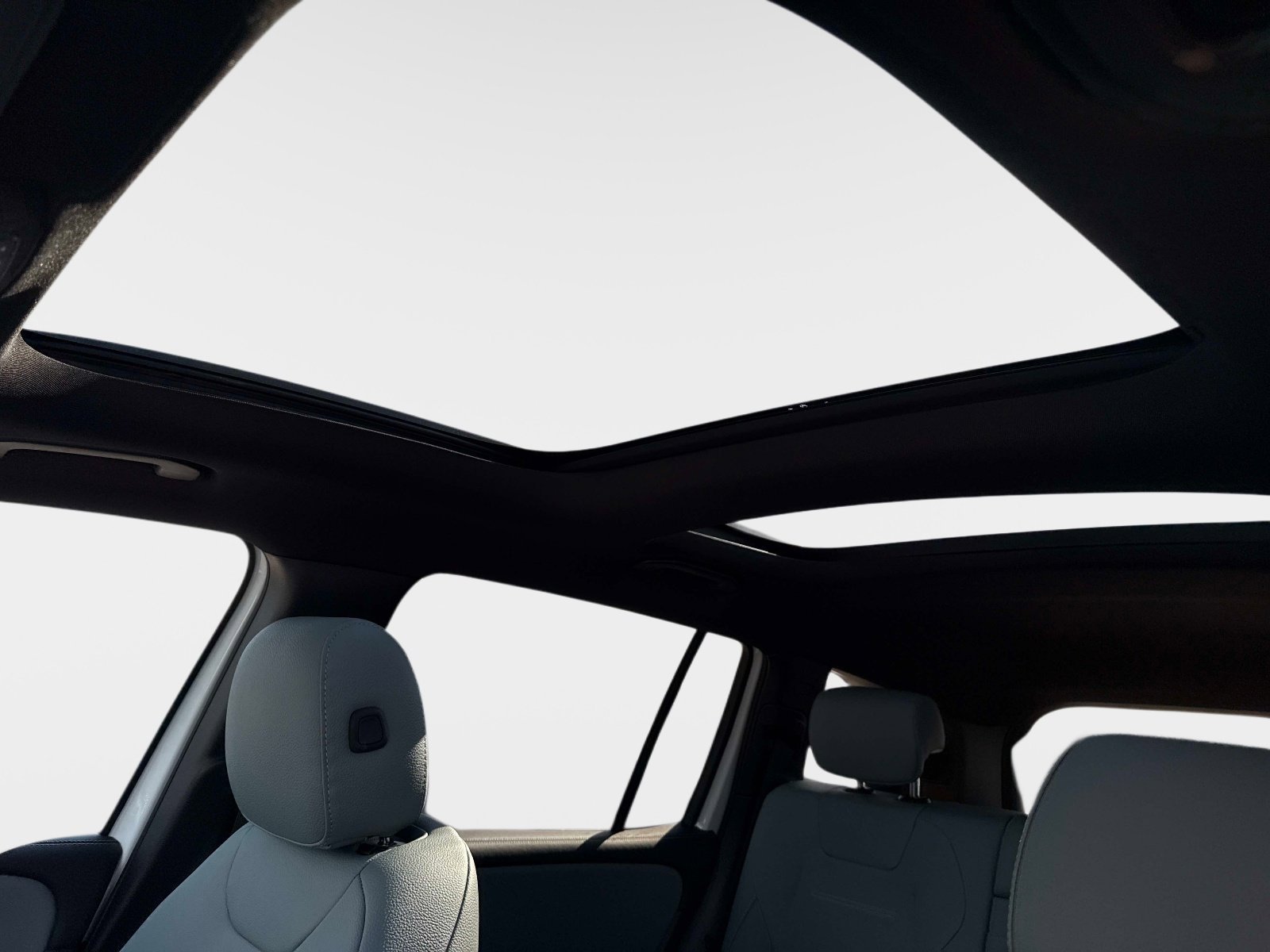 New 2026 Polar White Mercedes-Benz 250 SUV image 22