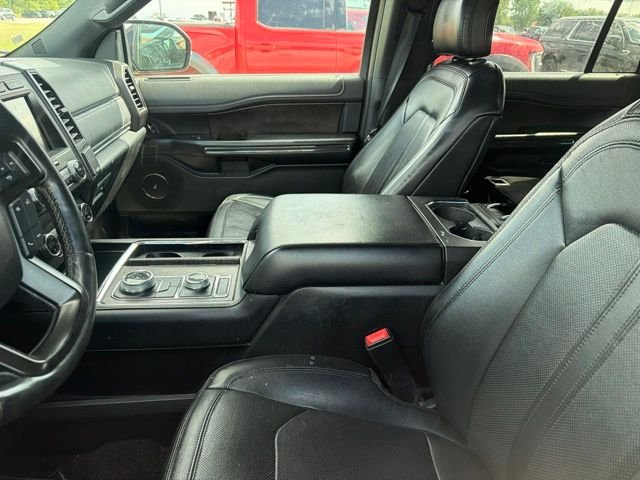 Used 2019 White Ford Limited image 3
