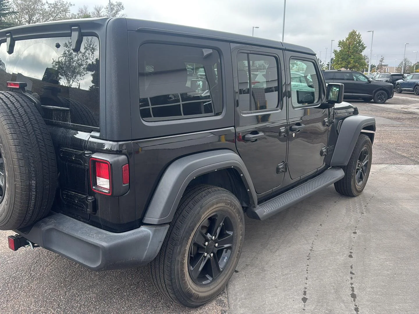 Used 2022 Black Clearcoat Jeep Unlimited Sport Altitude image 5
