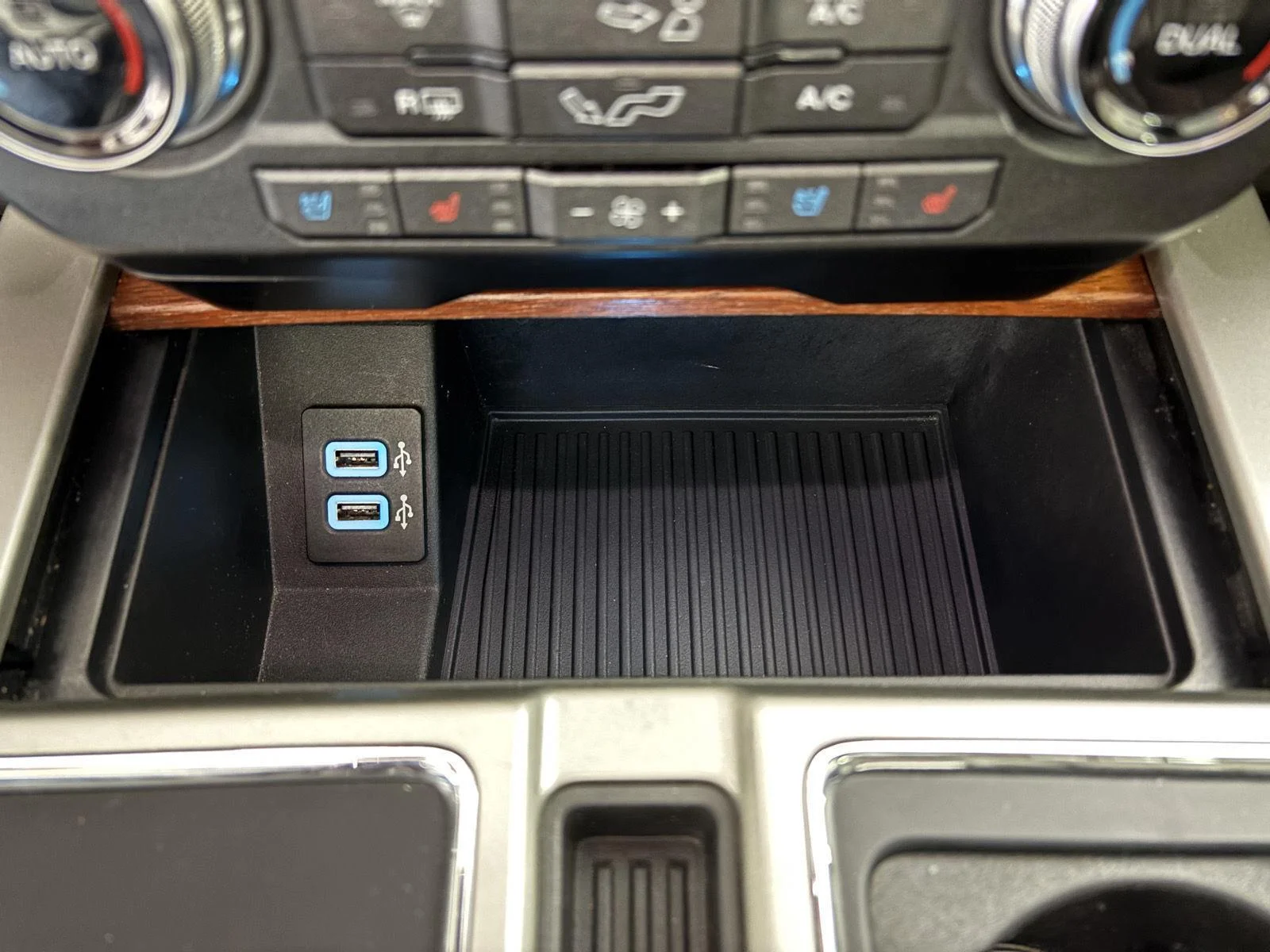Used 2017 Bronze Fire/Caribou Ford King Ranch image 35