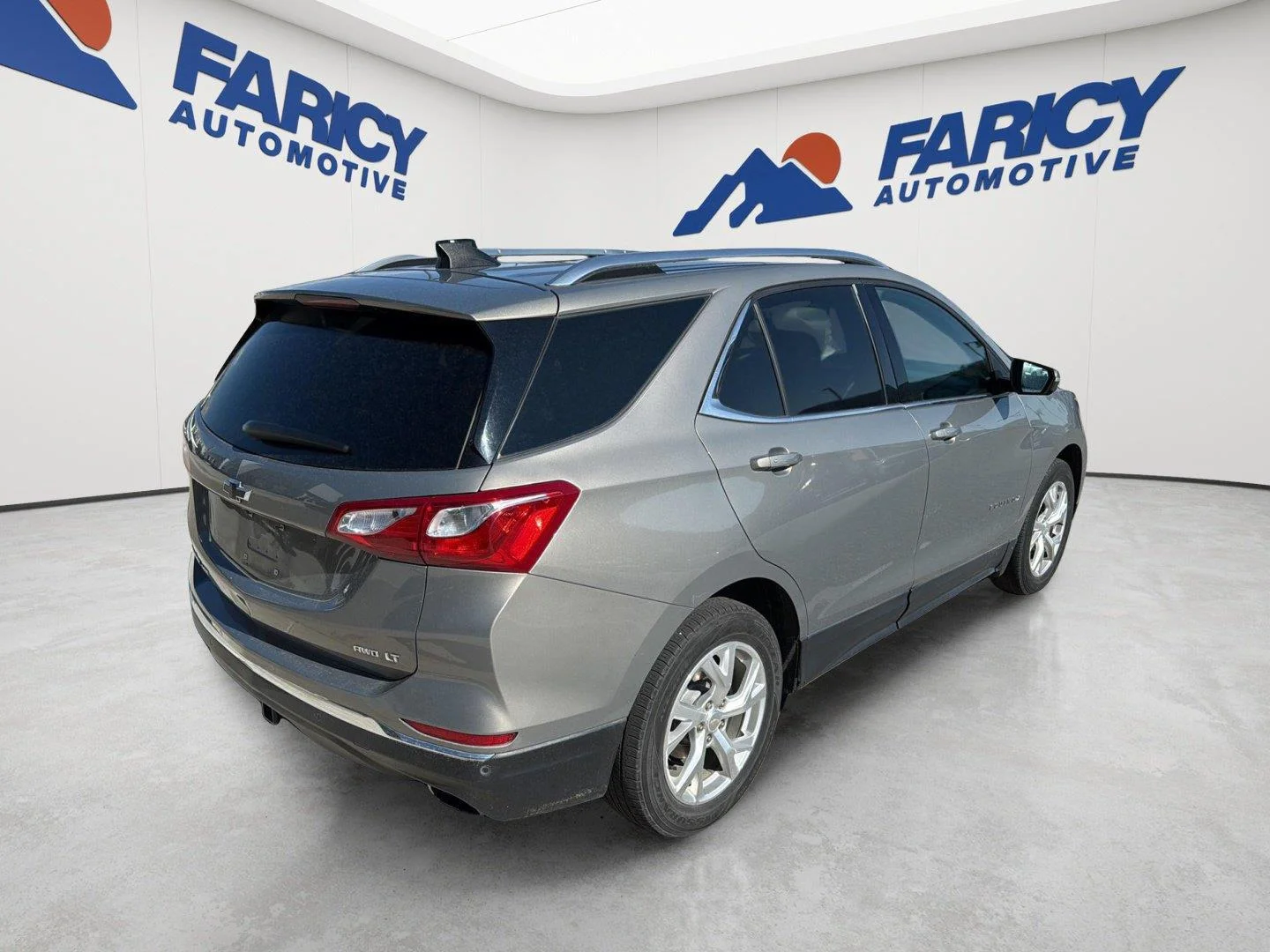 Used 2019 PEPPERDUST METALLIC Chevrolet LT image 3