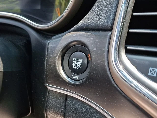 Used 2017 Red Jeep Limited image 28