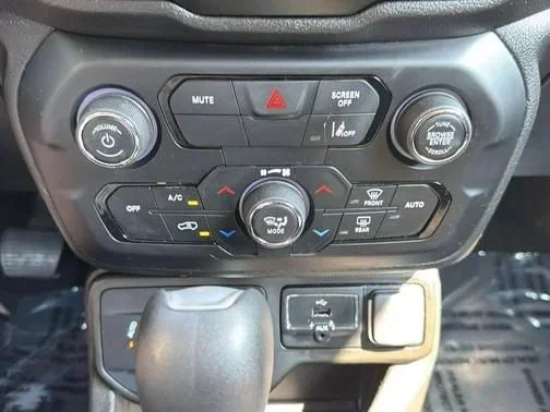 Used 2021 Glacier Metallic Jeep Sport image 16