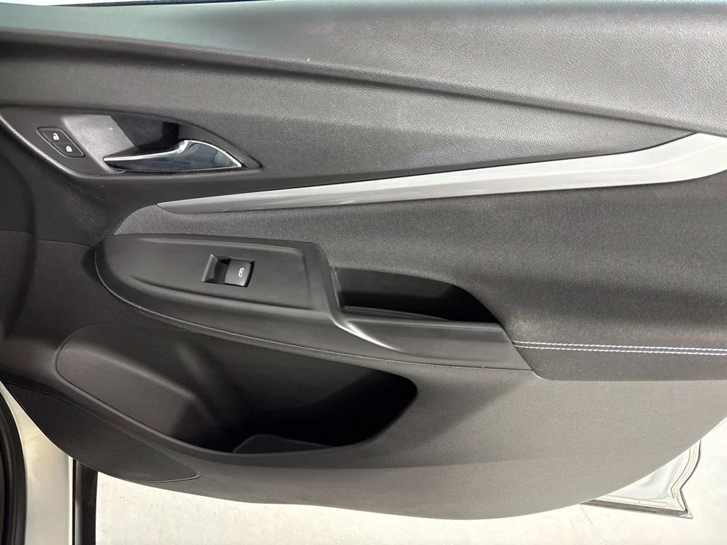 Used 2023 Silver Chevrolet LT image 18