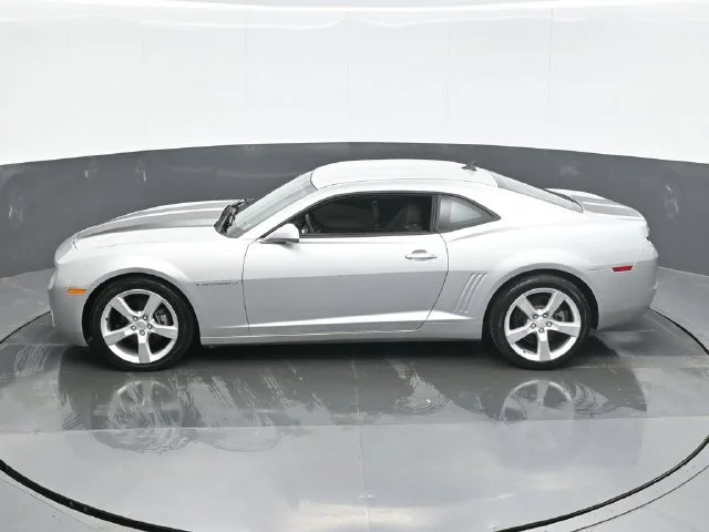 Used 2011 Silver Chevrolet 1LS image 12