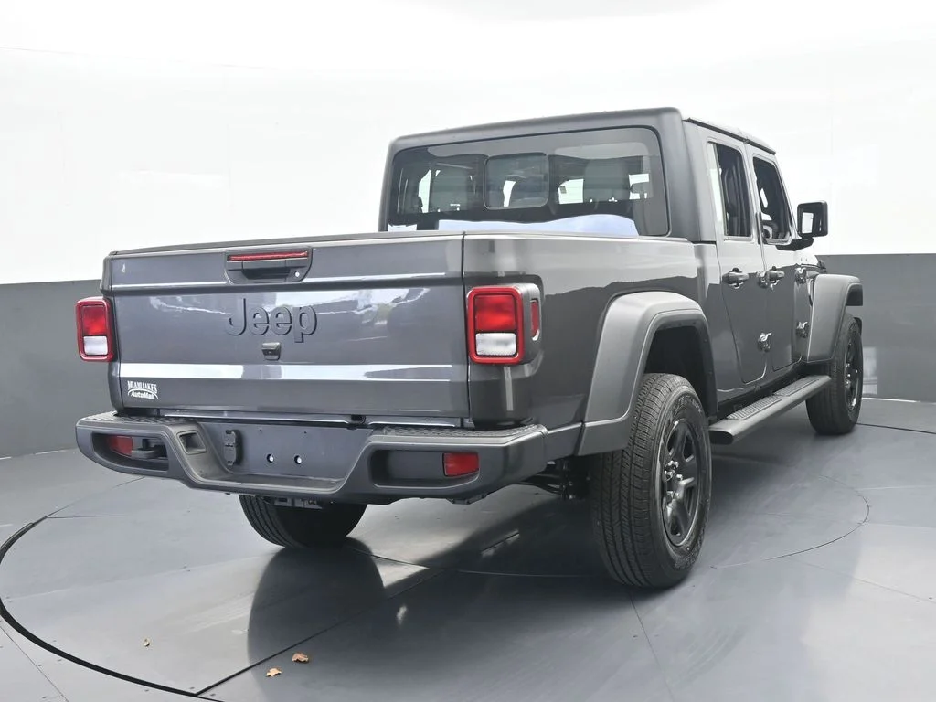 New 2026 Granite Crystal Metallic Clear-Coat Exterior Paint Jeep Sport image 5
