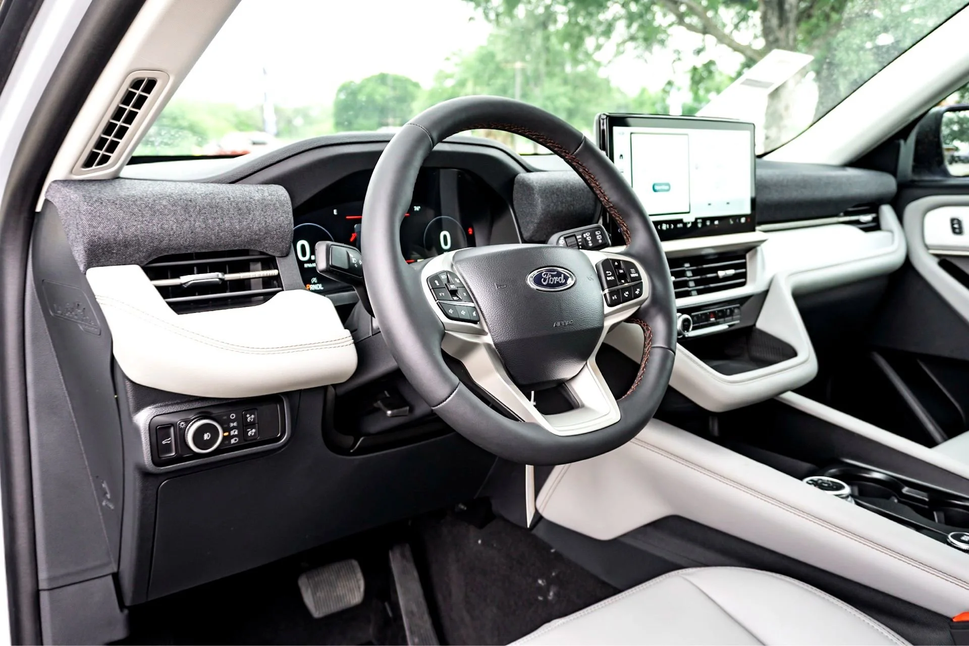 New 2026 Space White Metallic Ford Active image 11