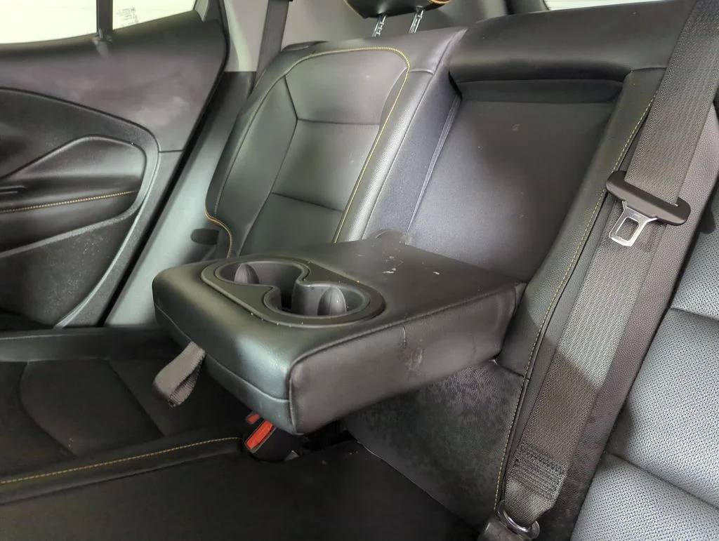 Used 2023 Sterling Metallic GMC AT4 image 32