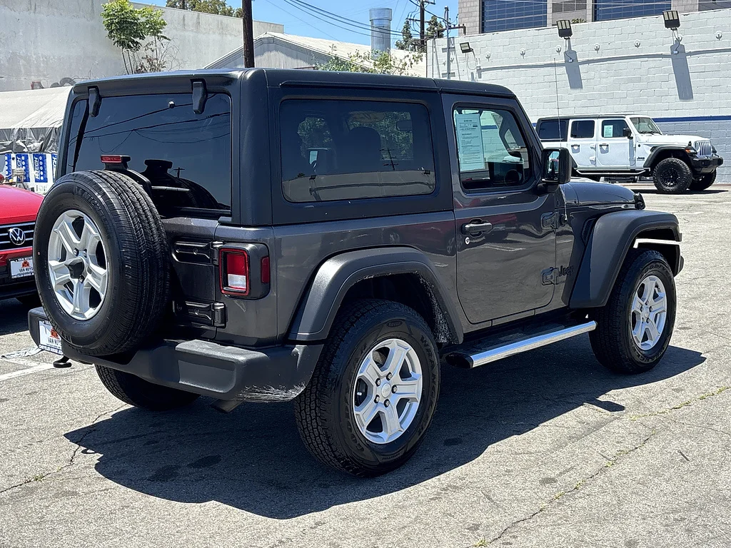 Used 2022 Granite Crystal Metallic Clear Coat Jeep Sport S image 4