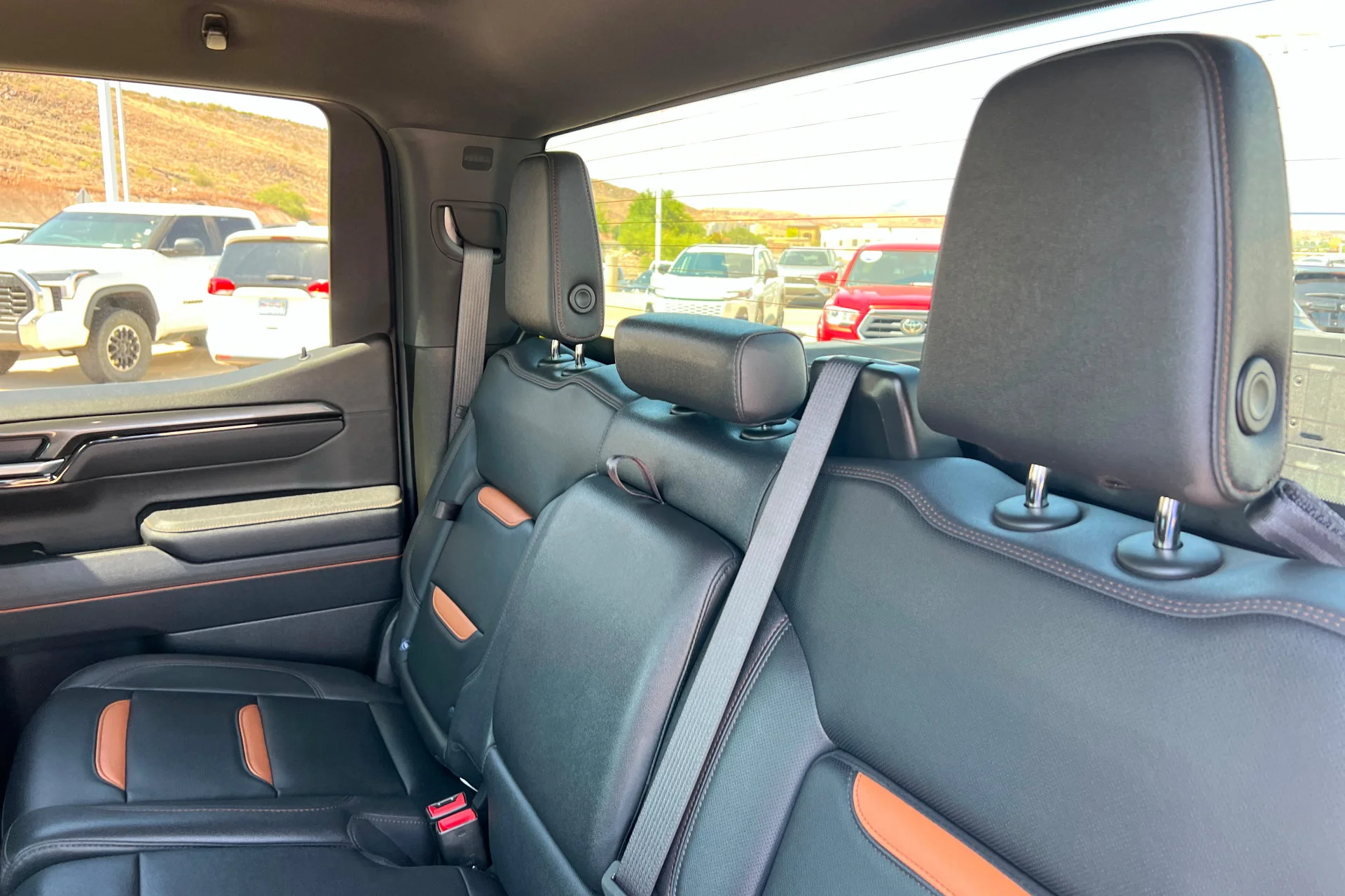 Used 2025 Summit White GMC AT4 image 20