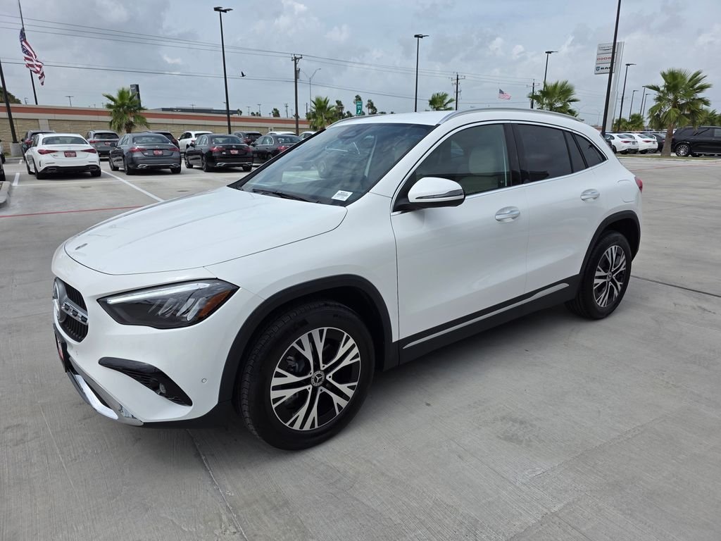 New 2026 Polar White Mercedes-Benz GLA 250 image 3