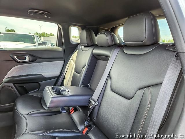 Used 2024 White Jeep Latitude Lux image 11