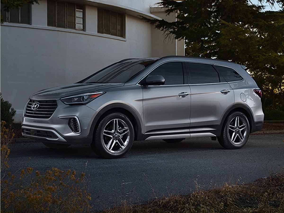 Used 2018 Silver Hyundai SE image 1