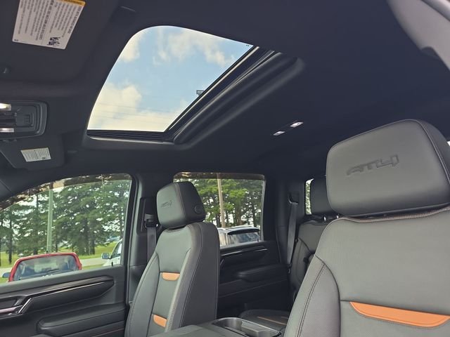 Used 2024 White GMC AT4 image 31