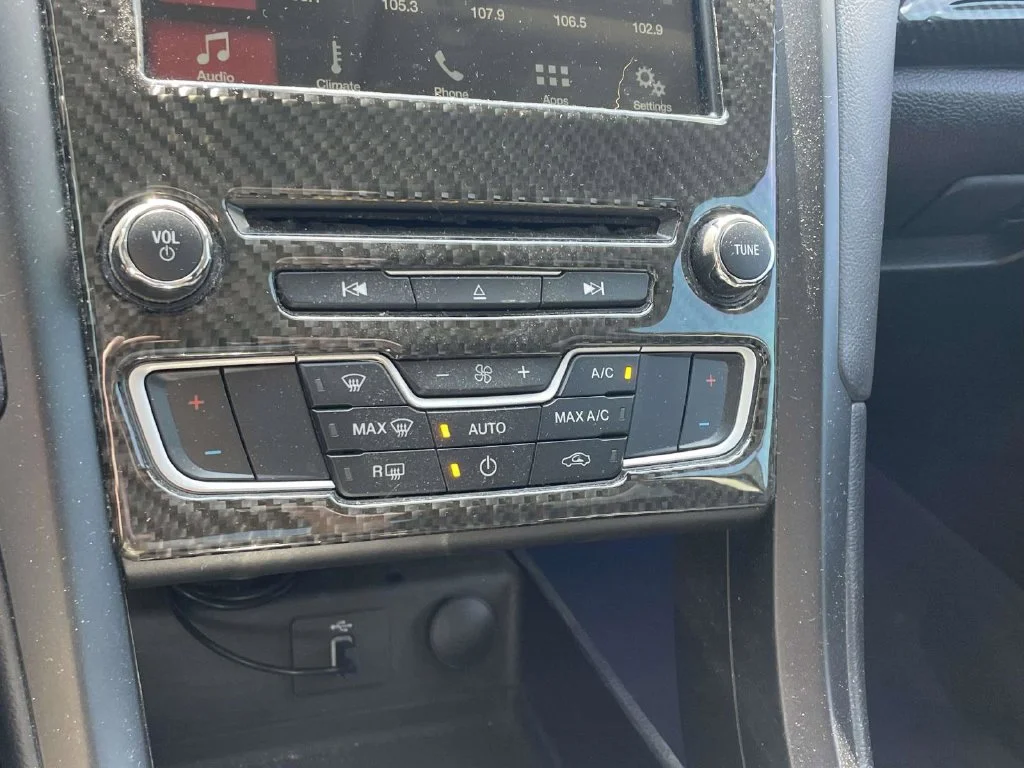 Used 2018 Black Ford SE image 30