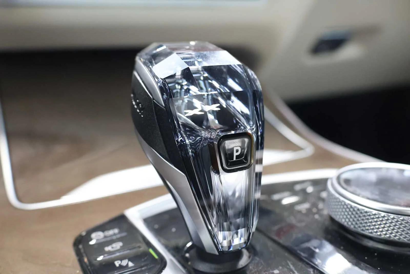 Used 2020 Tanzanite Blue II Metallic BMW xDrive40i image 24