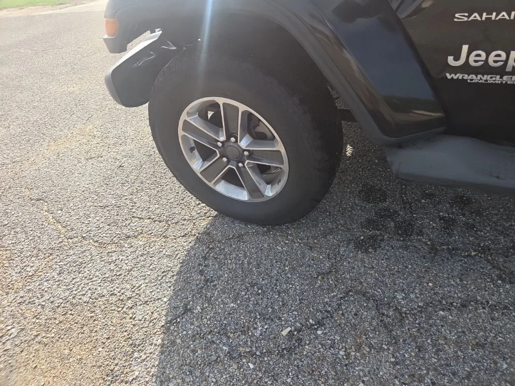 Used 2018 Black Jeep Unlimited Sahara image 20
