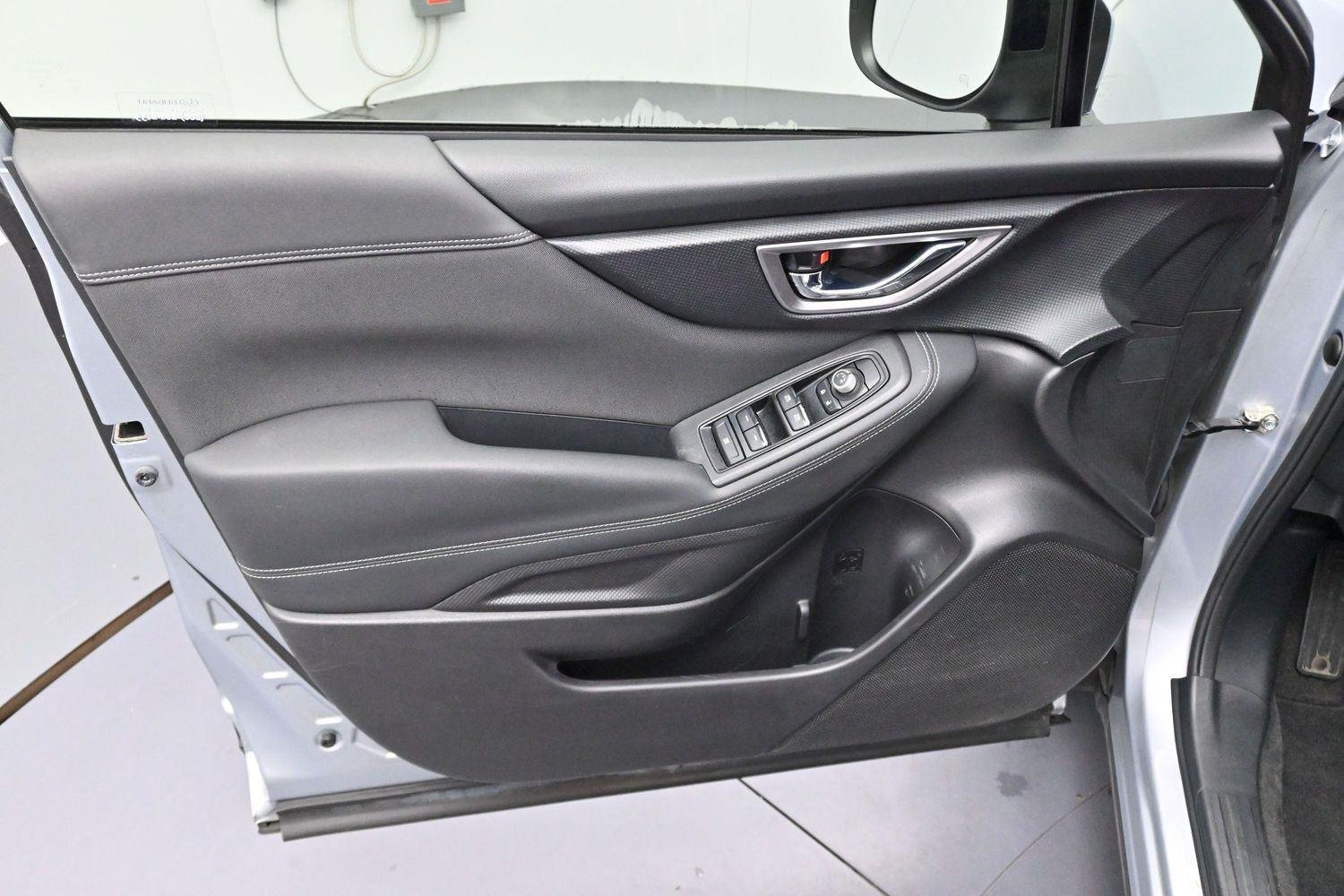 Used 2020 Ice Silver Metallic Subaru Premium image 9