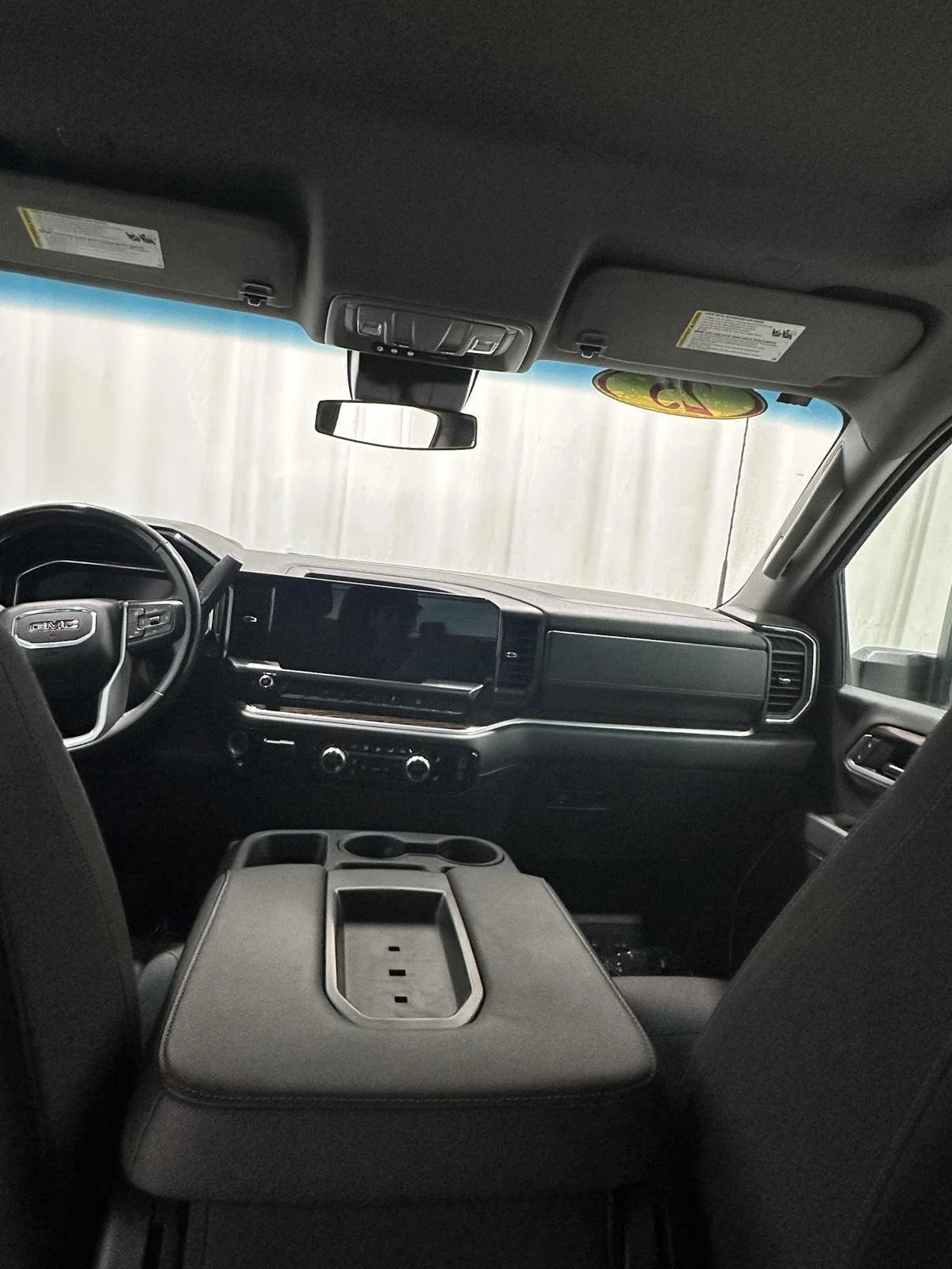 Used 2025 Summit White GMC SLE image 20