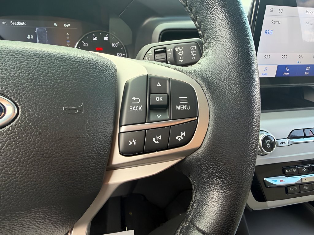 Used 2023 Gray Metallic Ford XLT image 18