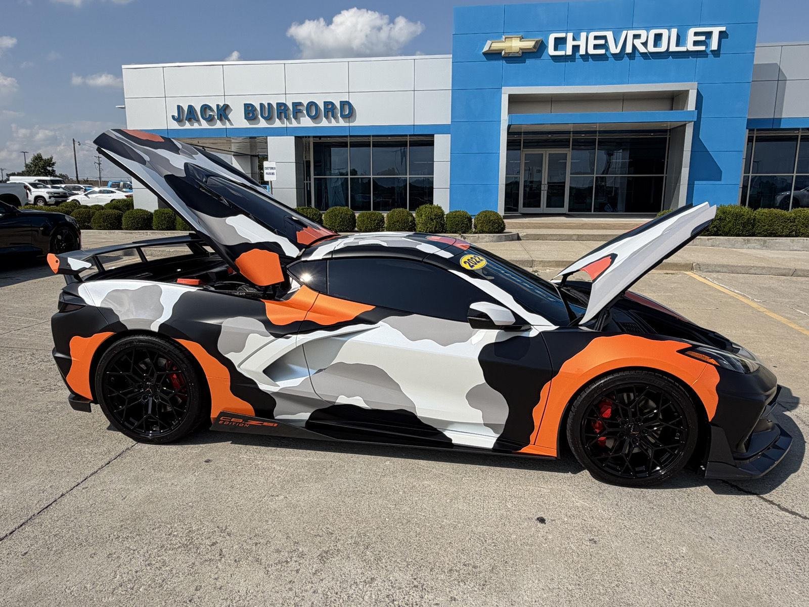 Used 2022 ARCTIC WHITE Chevrolet 3LT image 24