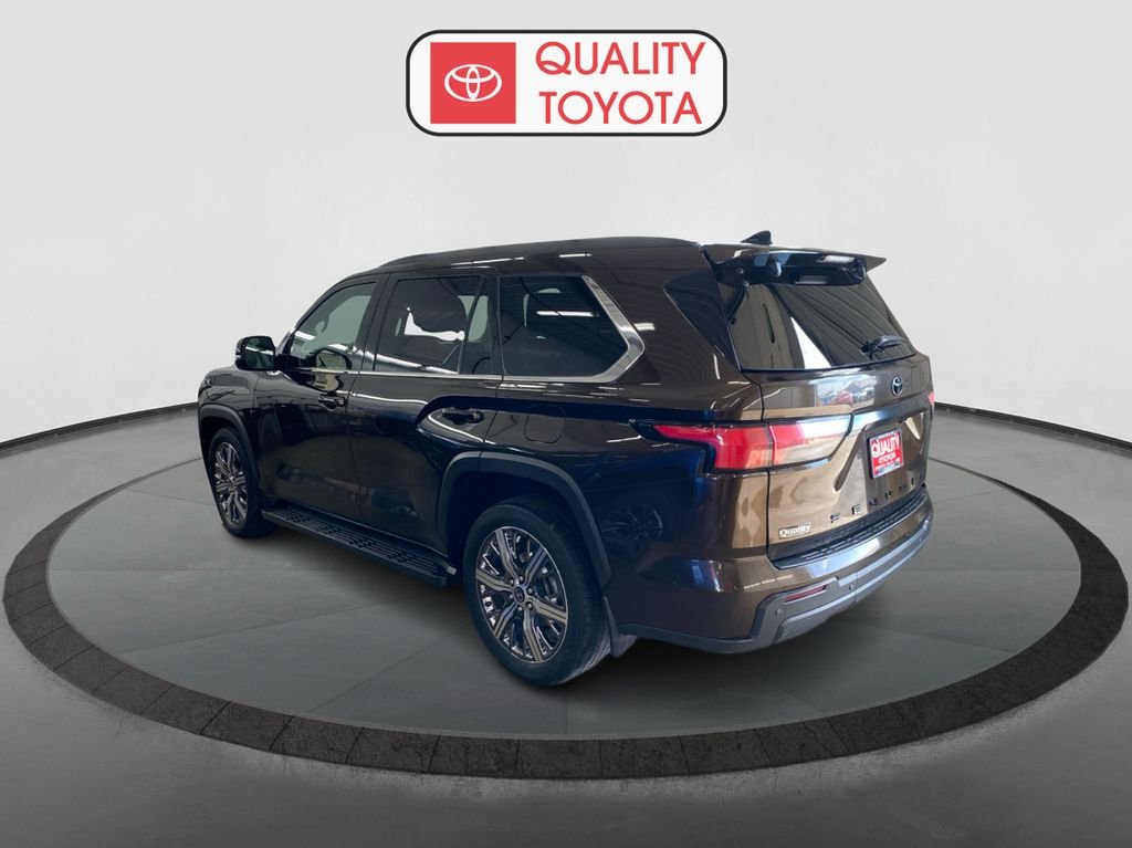 2023 Toyota Sequoia SR5 - Photo 4