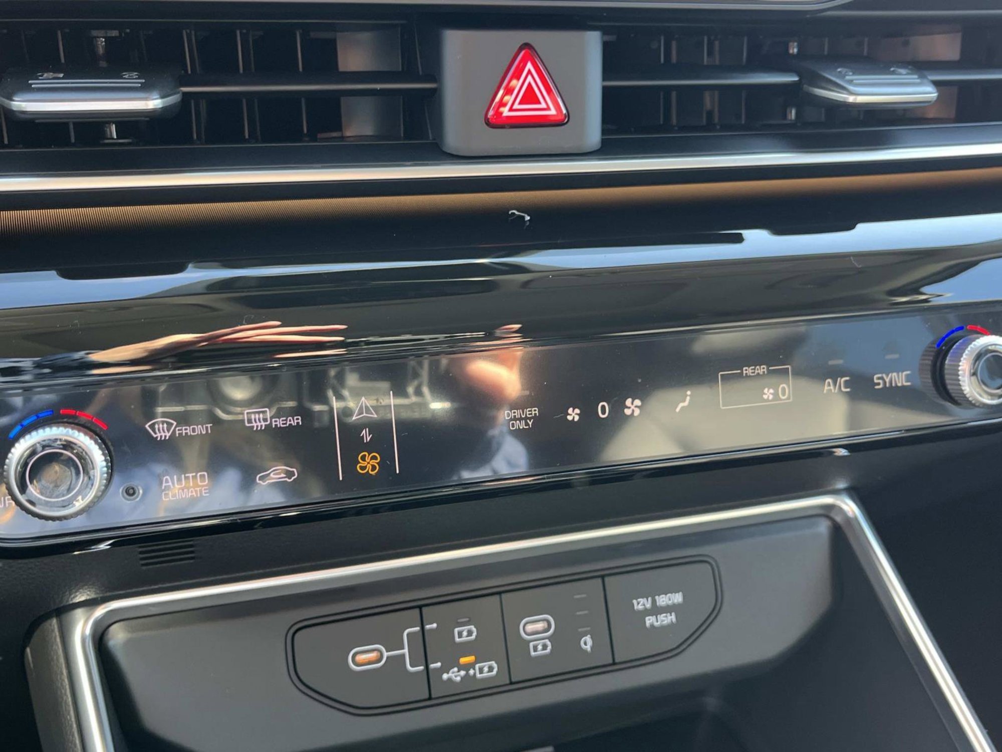 New 2026 Snow White Pearl Kia SX Prestige image 33