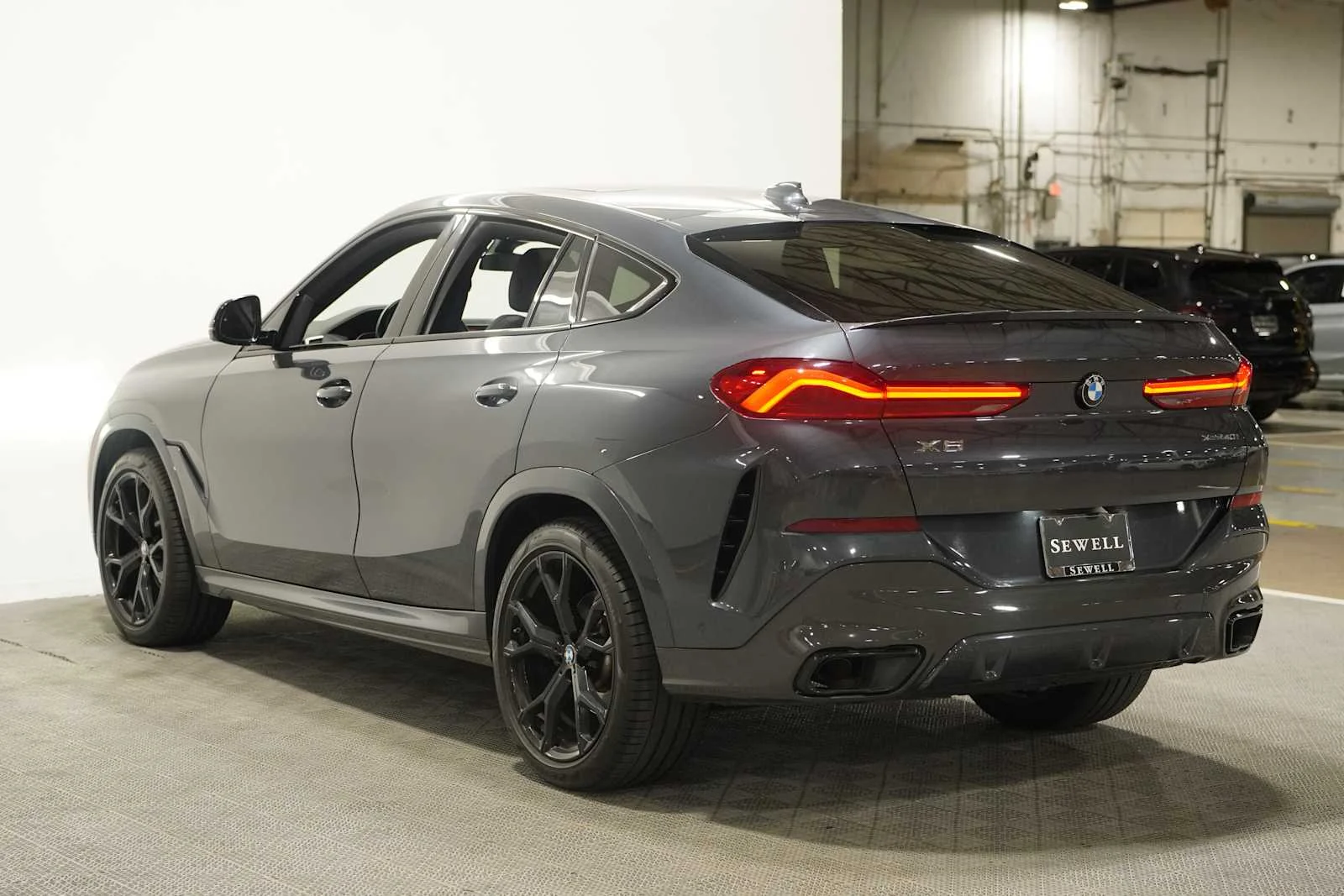 Used 2022 Arctic Grey Metallic BMW xDrive40i image 6