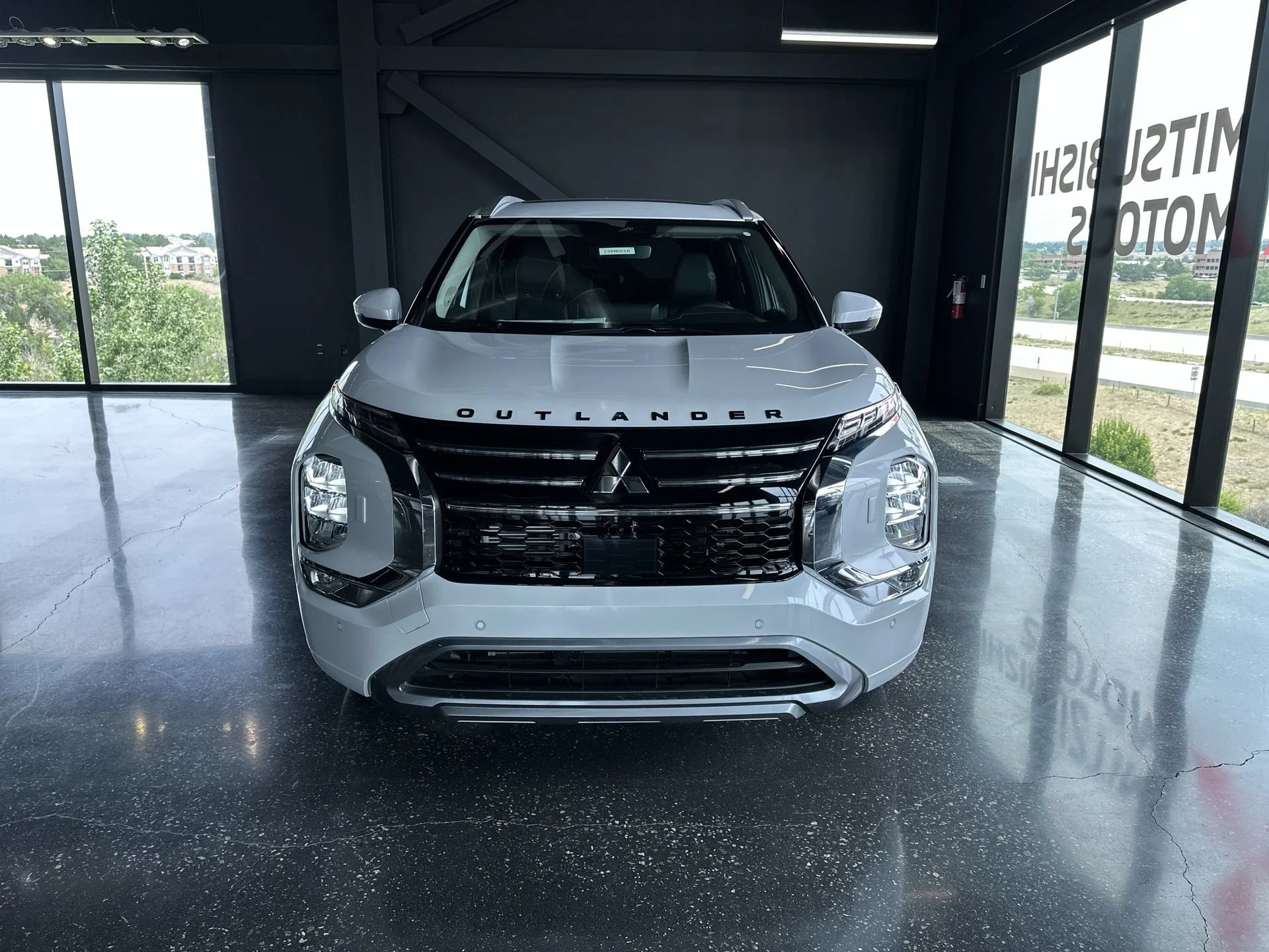 New 2026 White Diamond Mitsubishi SEL image 3