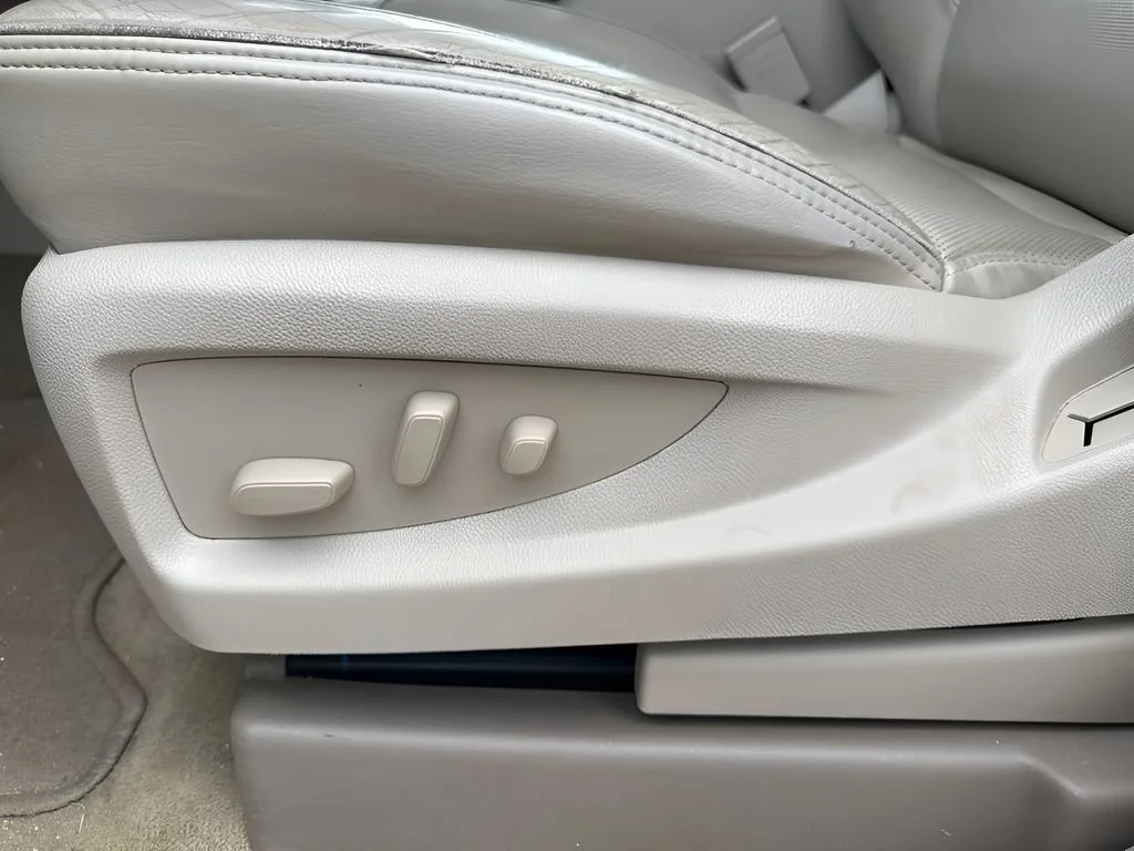 Used 2017 SUMMIT WHITE GMC Denali image 9