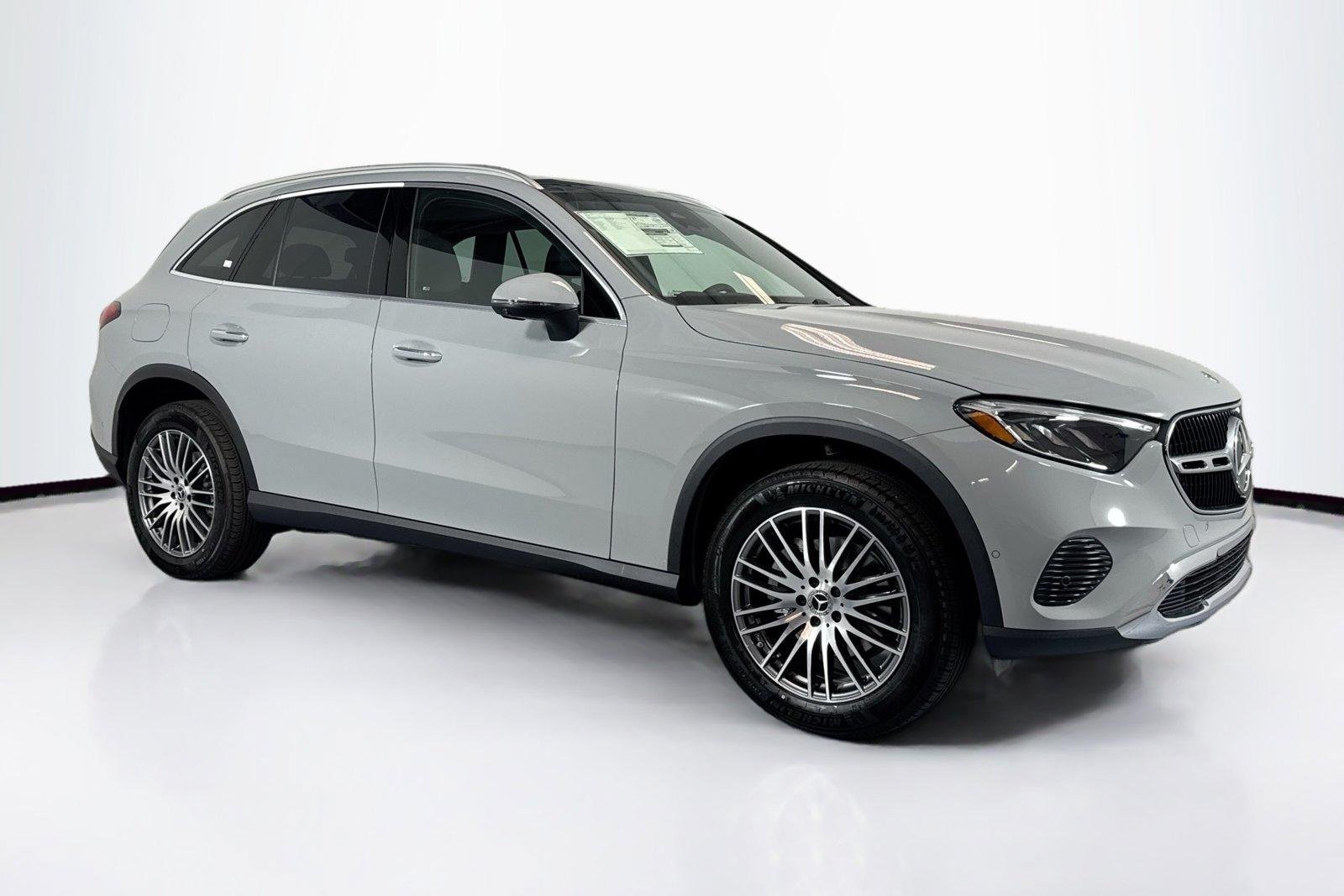 New 2026 Manufaktur Alpine Grey Mercedes-Benz GLC 300 image 3