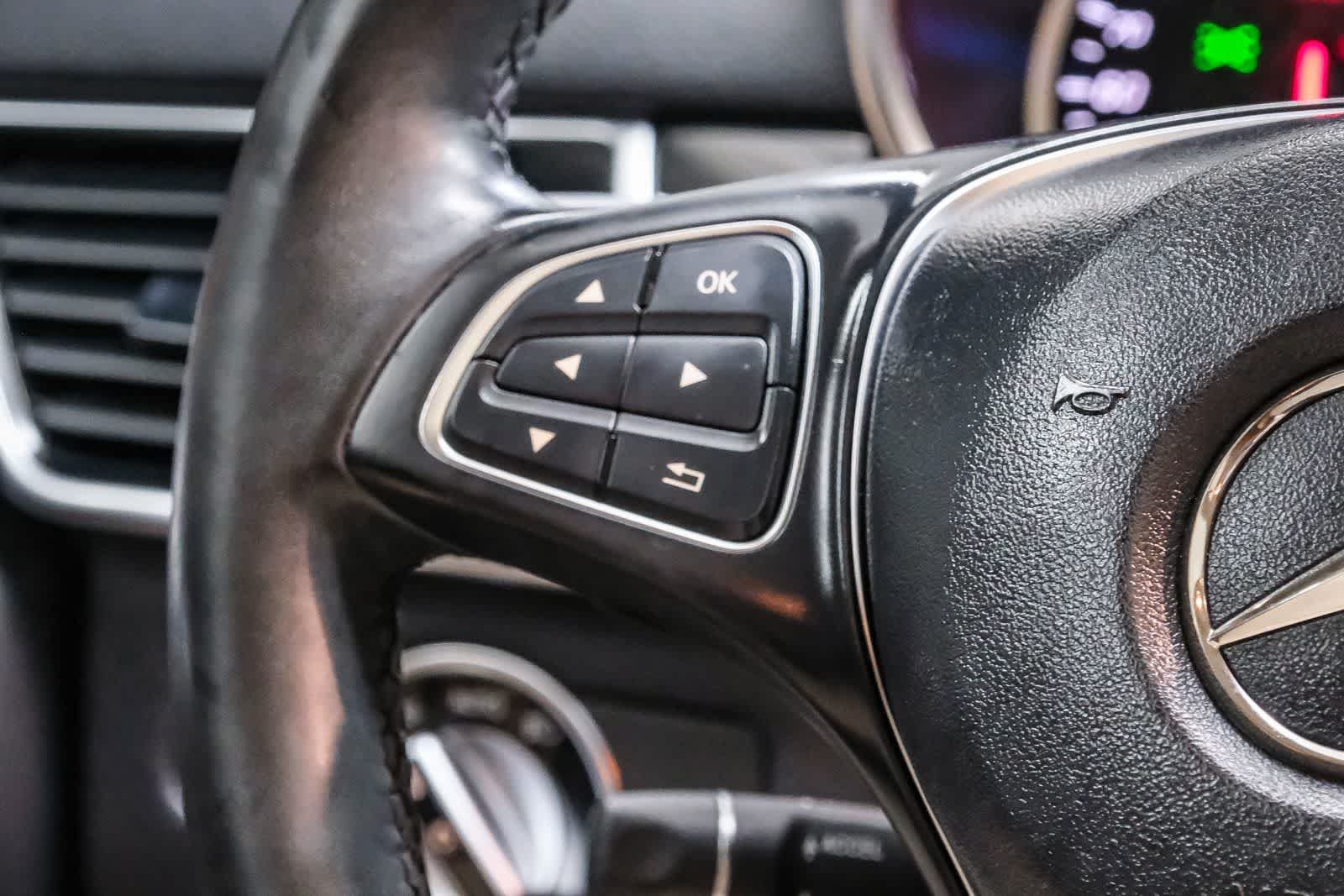 Used 2018 Polar White Mercedes-Benz AMG® GLE 43 image 21
