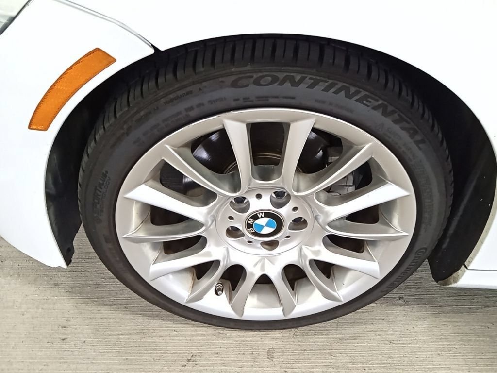 Used 2012 Alpine White BMW 328i image 16