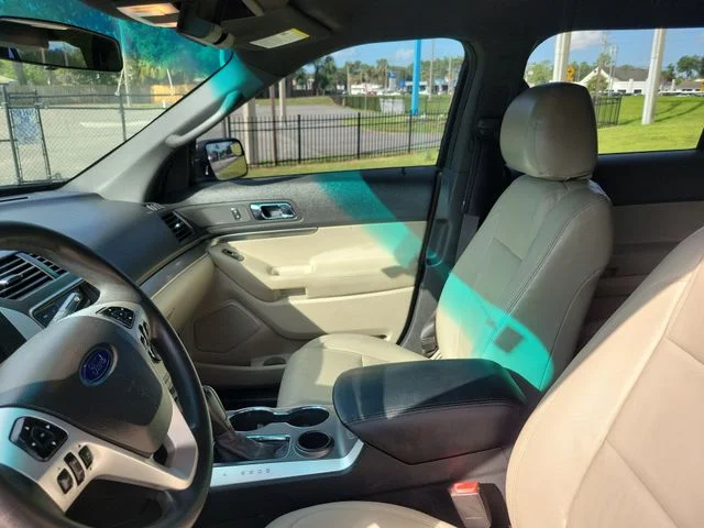 Used 2015 Black Ford Base image 17