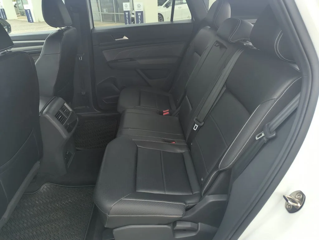 Used 2021 White Volkswagen 3.6L V6 SE w/Technology R-Line image 28
