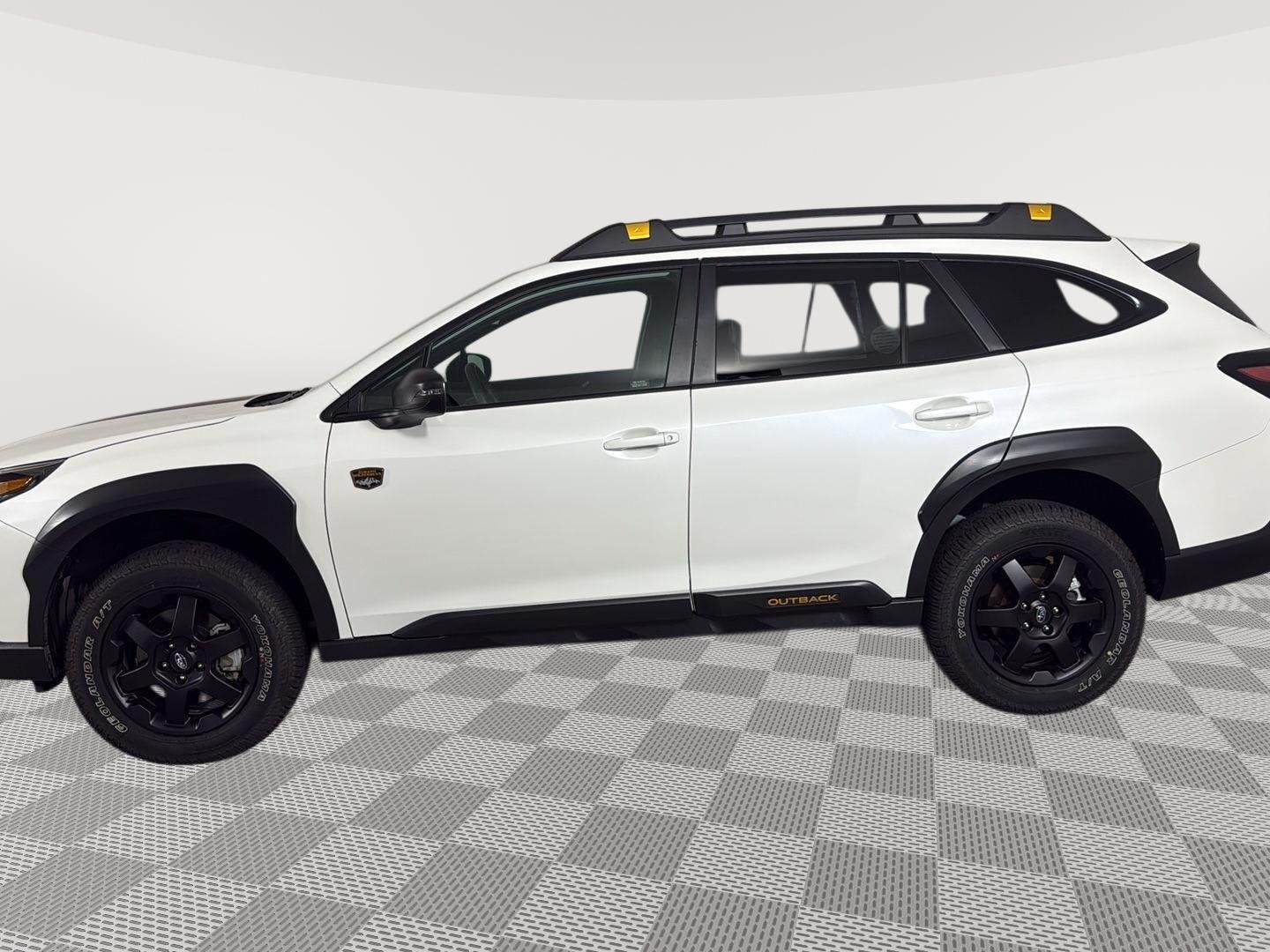 Certified Used 2025 Crystal White Pearl Subaru Wilderness image 4