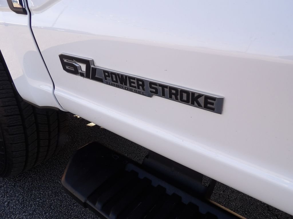 Used 2024 Oxford White Ford XLT image 19
