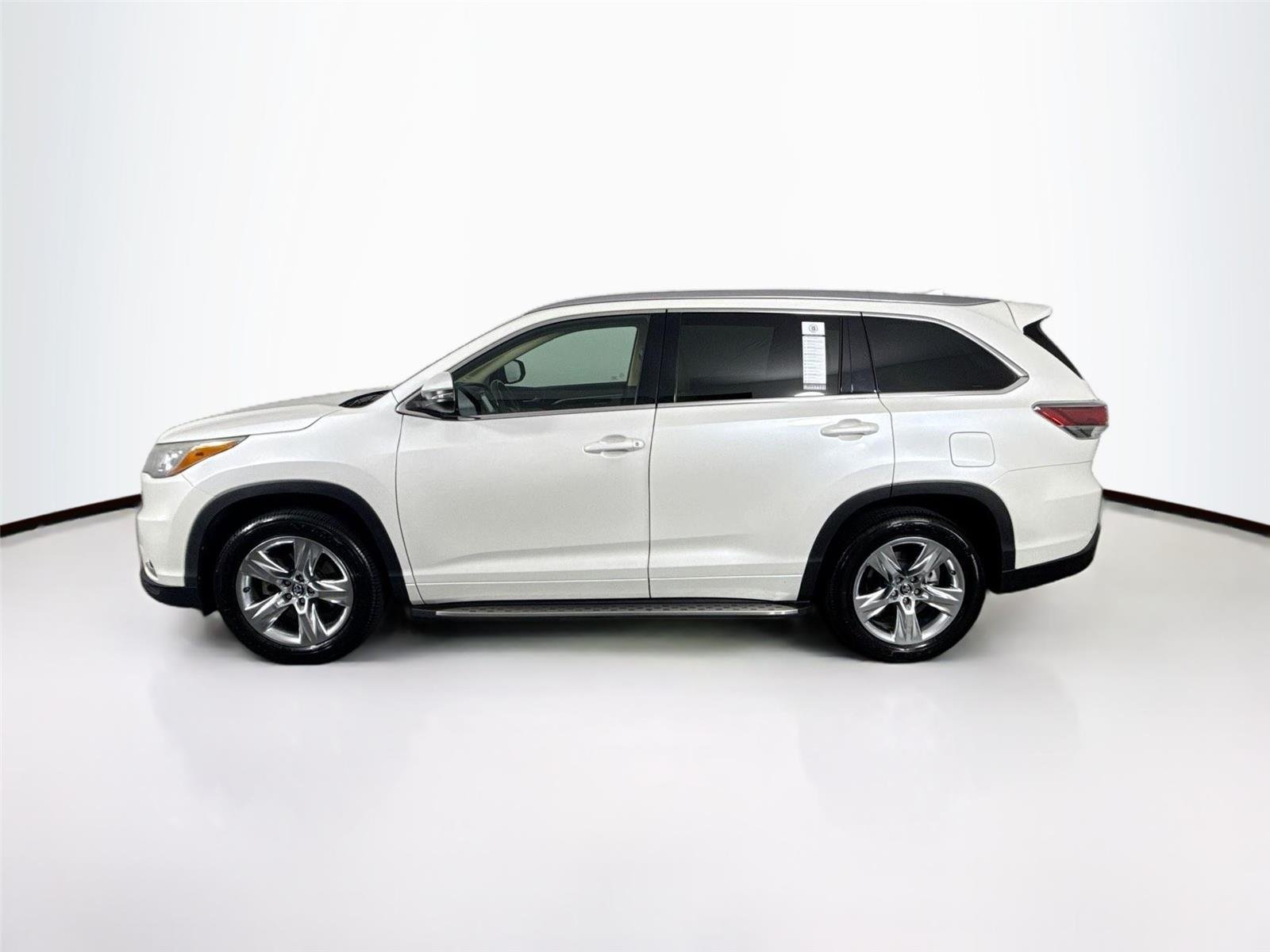 Used 2016 Blizzard Pearl Toyota Limited image 14