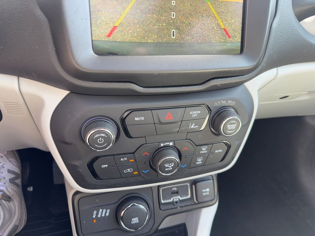 Used 2022 Gray Jeep Limited image 21
