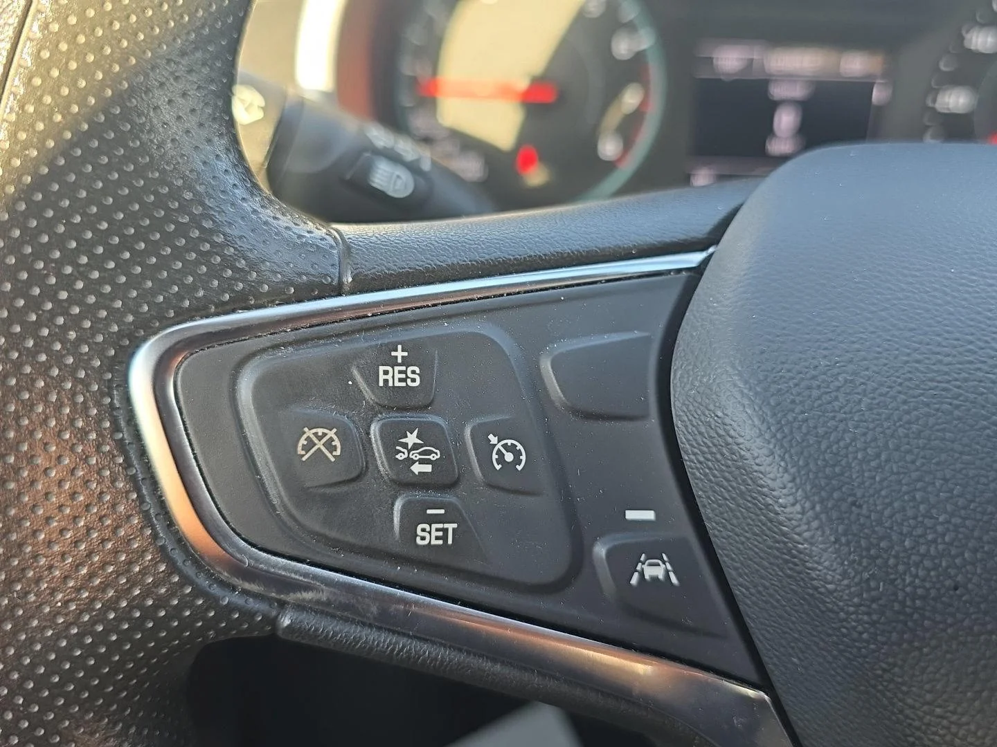 Used 2025 Mosaic Black Metallic Chevrolet LT image 12