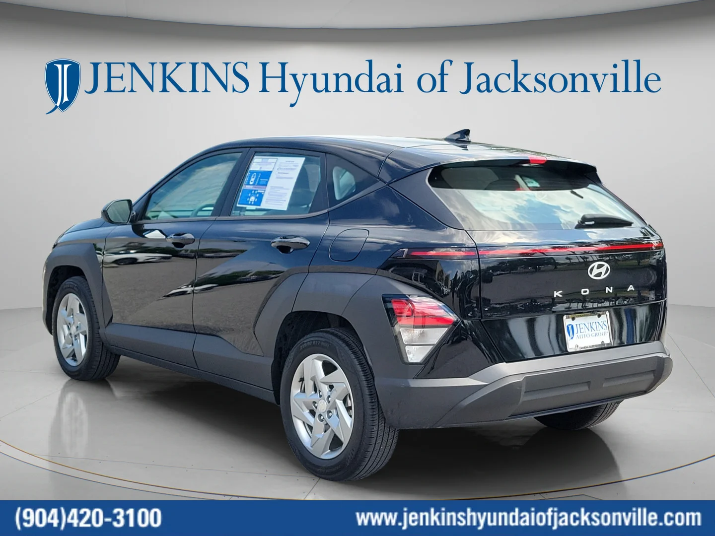 Used 2025 Abyss Black Pearl Hyundai SE image 5