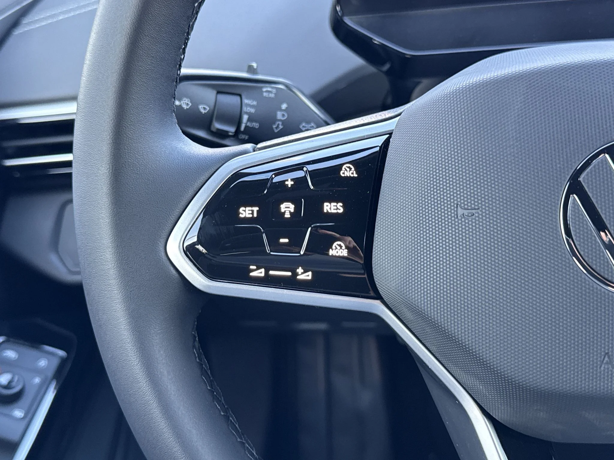 New 2026 Pure Gray Volkswagen Pro image 18