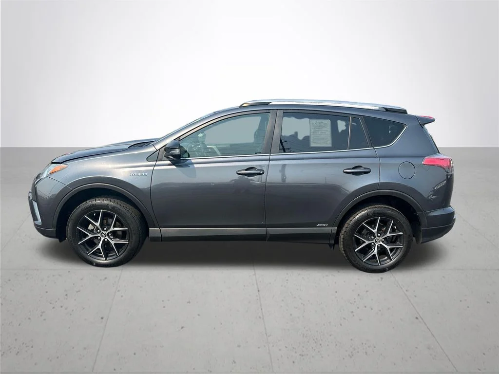 Used 2018 Gray Toyota SE image 10