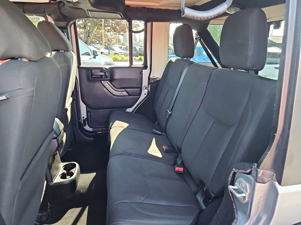 Used 2018 Billet Silver Metallic Clearcoat Jeep Unlimited Sport image 23