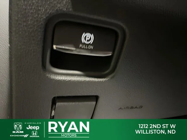 New 2026 White/off-white Jeep Laredo image 31