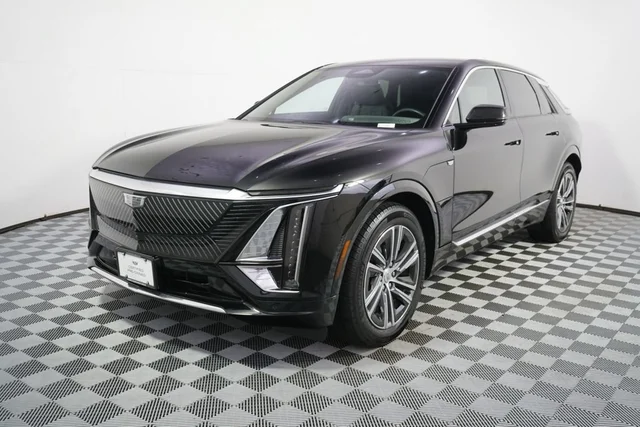 2024 Cadillac LYRIQ Luxury 1