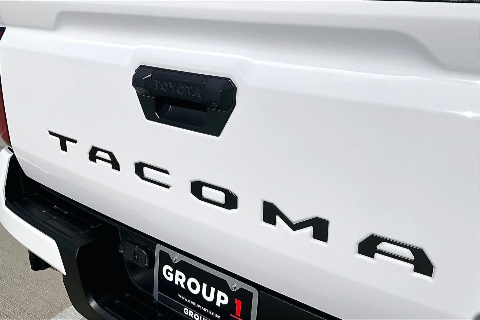 Used 2024 Ice Cap Toyota SR5 image 29