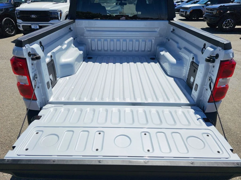 New 2025 Space White Metallic Ford XLT image 13