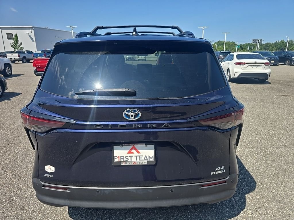 Used 2024  Toyota XLE image 6
