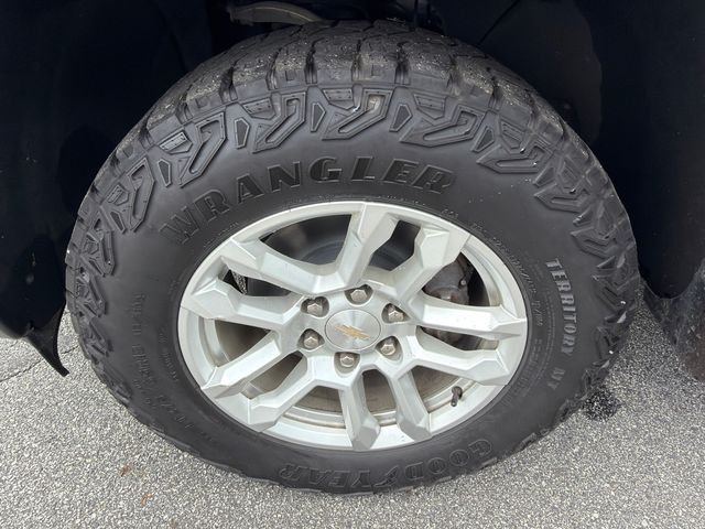 Used 2023 White Chevrolet WT image 11